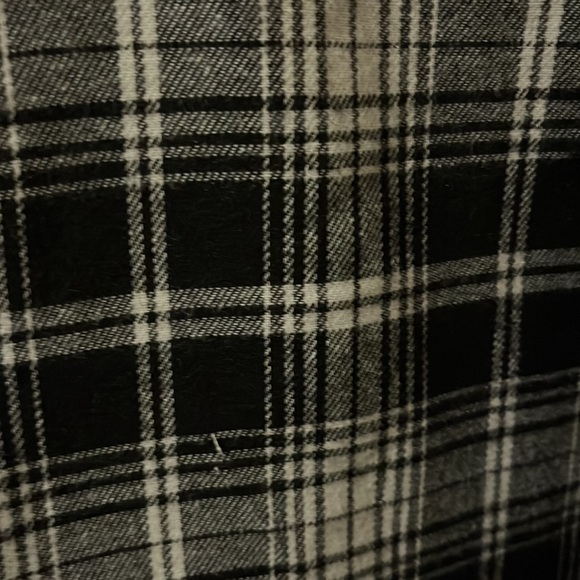 Flannel crop top, long sleeve, longer in back, size large - Picture 4 of 4